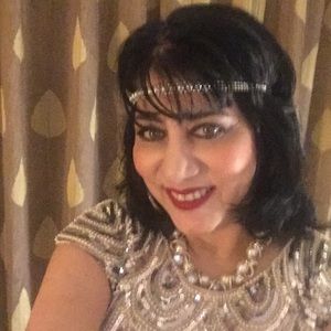 Meet your Posher, Delia